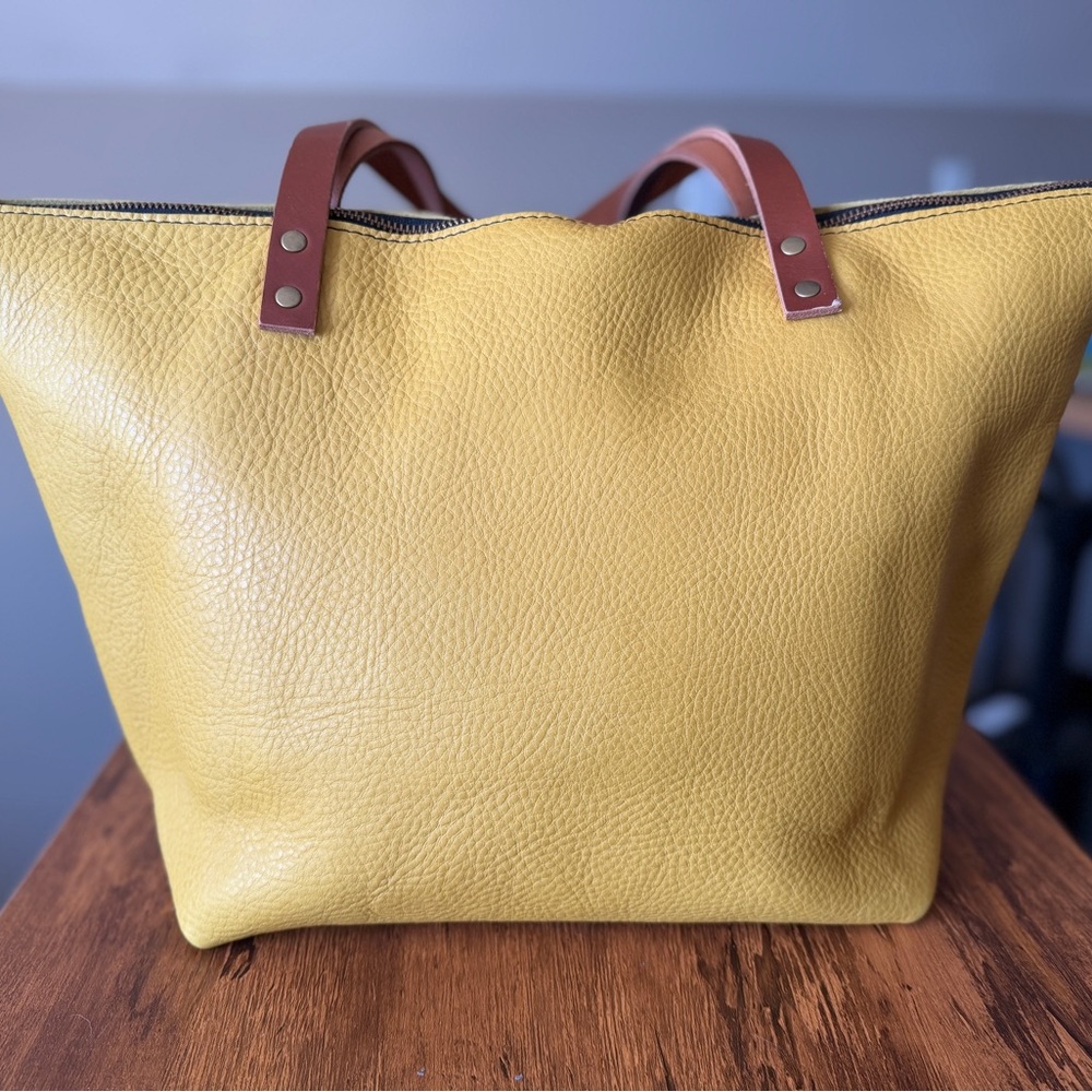 Portland Leather Pomelo Large Leather Tote Bag - Picture 7 of 9